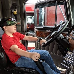 Meet your Posher, Elizabeth